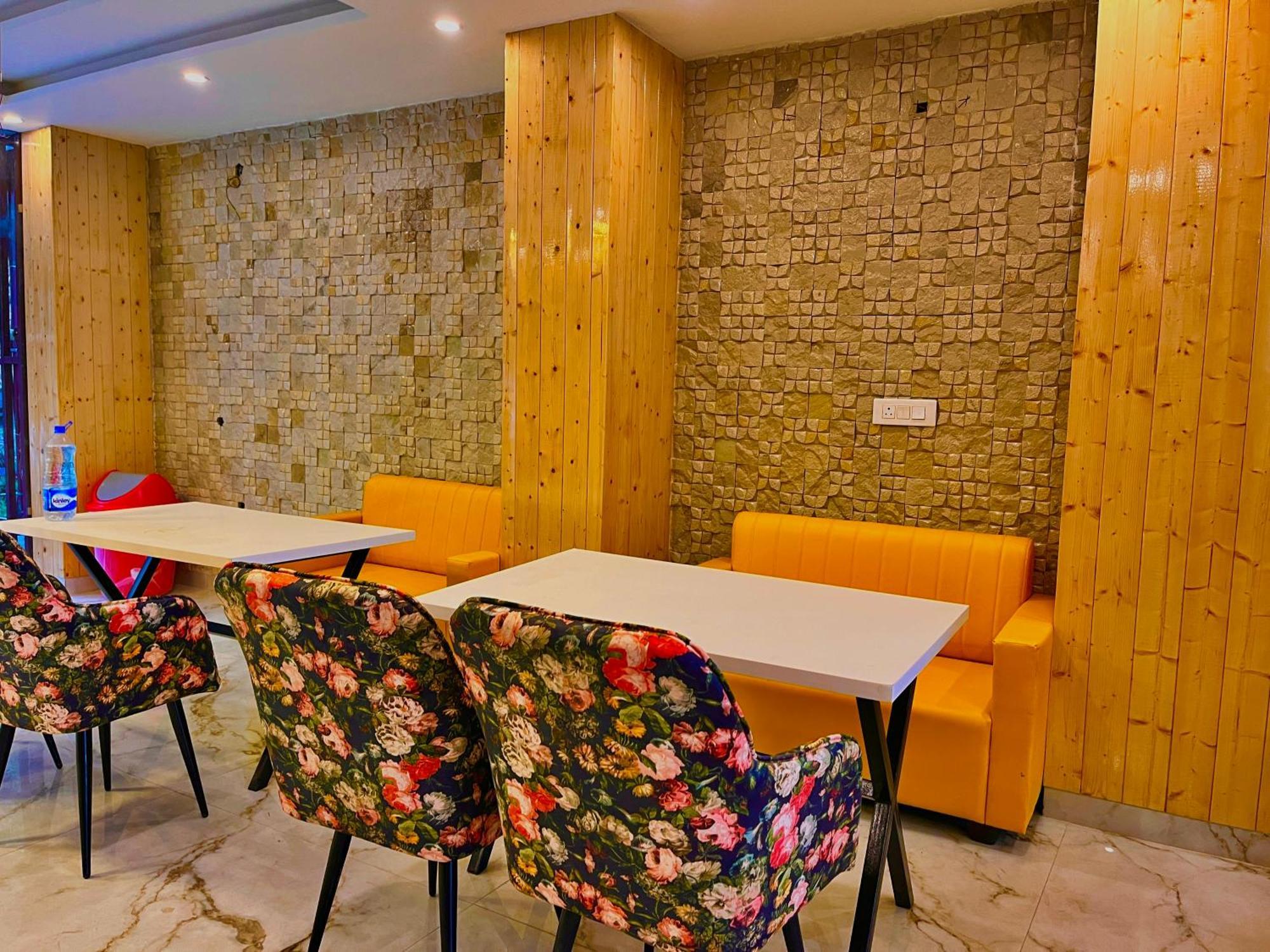Hotel Classic Crown - #Scenic Mountain View #Open Terrace #Parking #Premium Rooms With Balcony #Guest Preferred #Best Selling Hotel In Mussoorie Extérieur photo