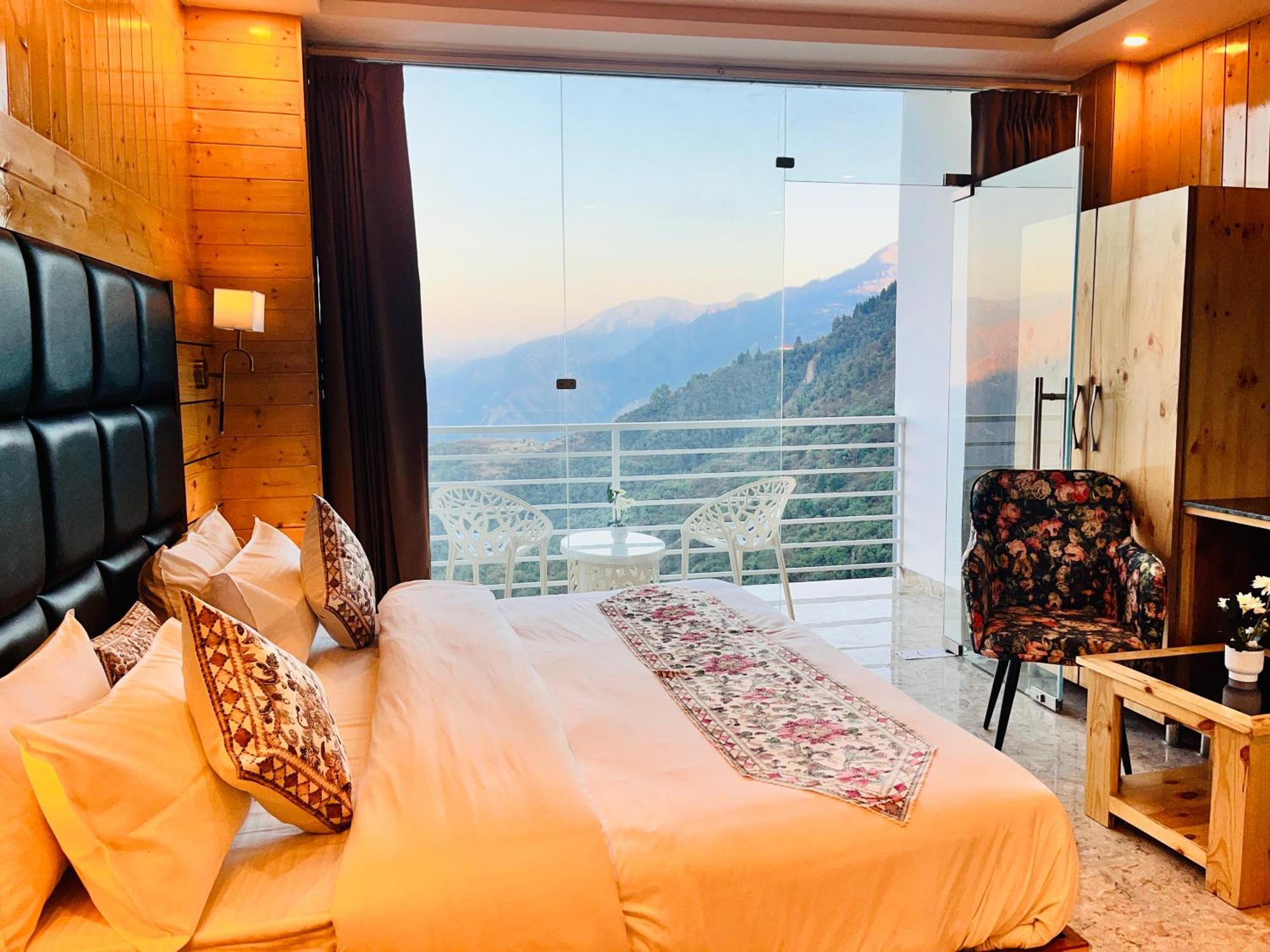 Hotel Classic Crown - #Scenic Mountain View #Open Terrace #Parking #Premium Rooms With Balcony #Guest Preferred #Best Selling Hotel In Mussoorie Extérieur photo