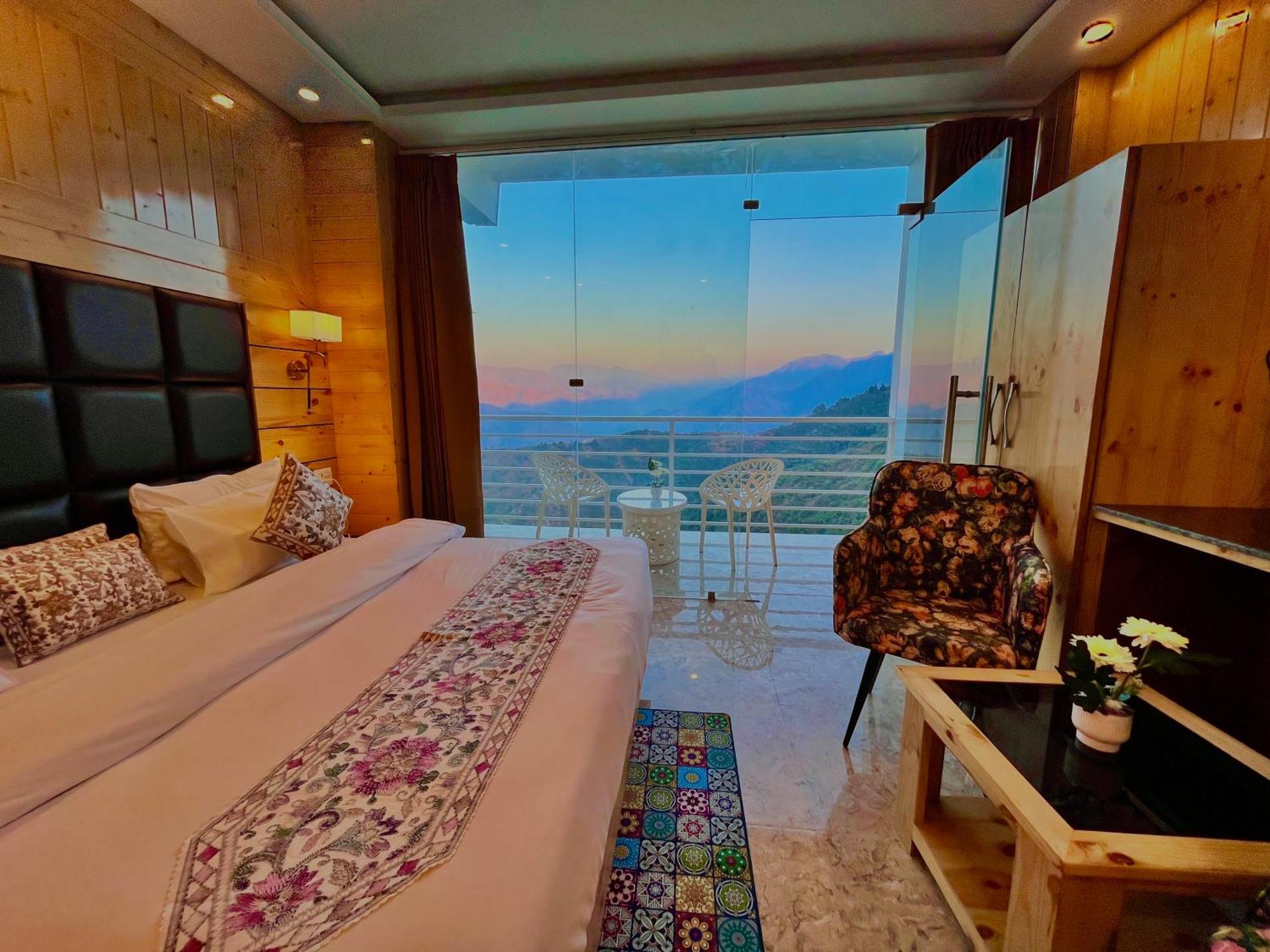 Hotel Classic Crown - #Scenic Mountain View #Open Terrace #Parking #Premium Rooms With Balcony #Guest Preferred #Best Selling Hotel In Mussoorie Extérieur photo