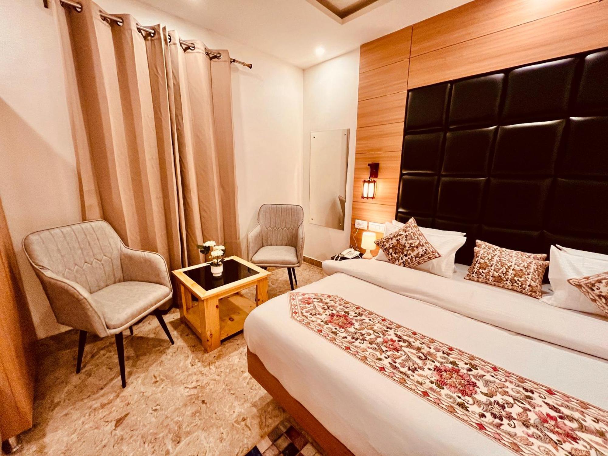 Hotel Classic Crown - #Scenic Mountain View #Open Terrace #Parking #Premium Rooms With Balcony #Guest Preferred #Best Selling Hotel In Mussoorie Extérieur photo