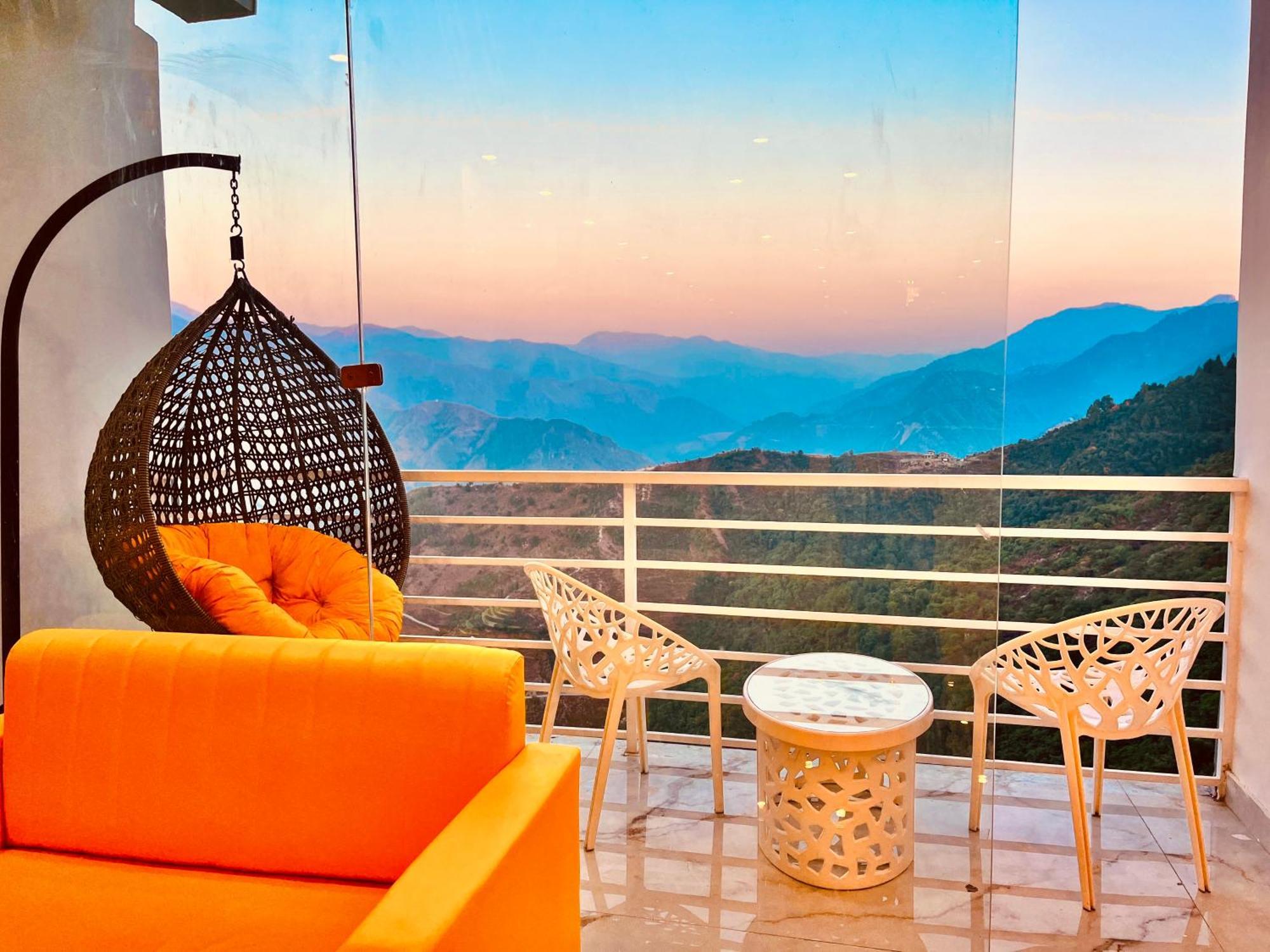 Hotel Classic Crown - #Scenic Mountain View #Open Terrace #Parking #Premium Rooms With Balcony #Guest Preferred #Best Selling Hotel In Mussoorie Extérieur photo